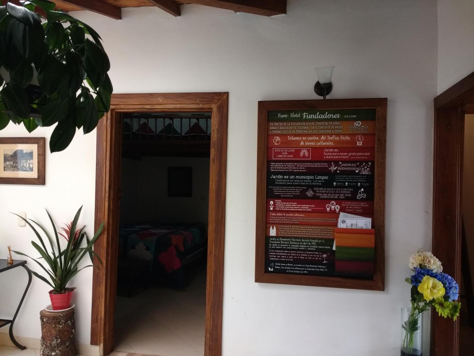 Hostal Famihotel Fundadores 하르딘 외부 사진